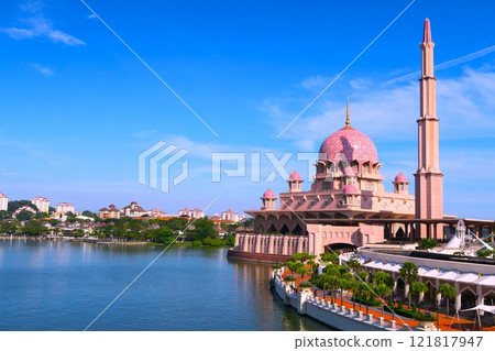 Putra Mosque,湖邊閃閃發光的粉紅色清真寺 Putra Mosque,湖邊閃閃發光的粉紅色清真寺 121817947