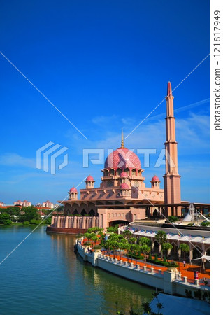 Putra Mosque,湖邊閃閃發光的粉紅色清真寺 Putra Mosque,湖邊閃閃發光的粉紅色清真寺 121817949
