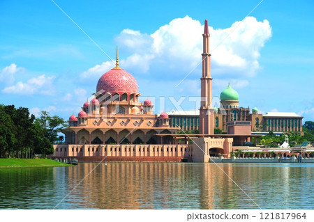 Putra Mosque, a pink mosque that stands out on the lake 121817964