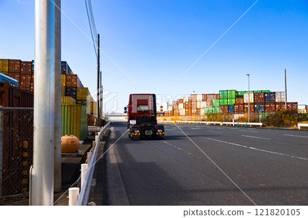 Yokohama Honmoku Pier Container Yard 121820105