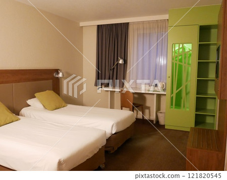 Hotel room (twin bedroom) 121820545