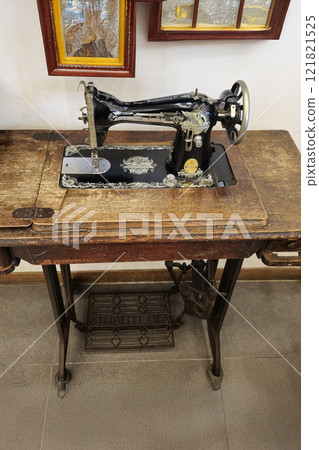 Sewing machine 121821525