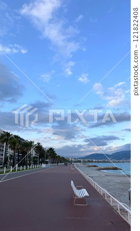 Peaceful Walk Along the French Promenade in Nice 121822408