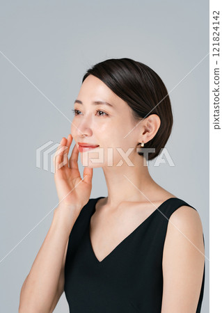 Beauty Middle-aged Woman Portrait Beauty Middle-aged Woman Portrait 121824142