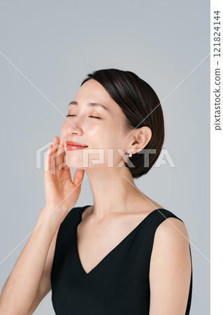 美女中年女子肖像 121824144