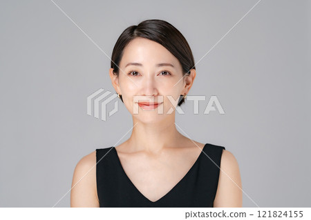 Beauty Middle-aged Woman Portrait 121824155