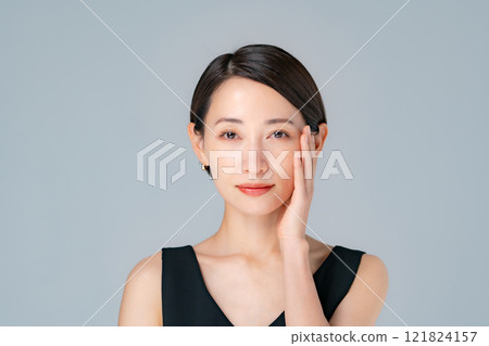 Beauty Middle-aged Woman Portrait Beauty Middle-aged Woman Portrait 121824157