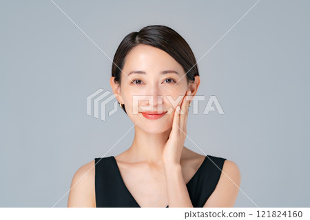 Beauty Middle-aged Woman Portrait Beauty Middle-aged Woman Portrait 121824160