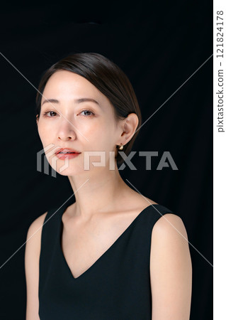 Beauty Middle-aged Woman Portrait Beauty Middle-aged Woman Portrait 121824178