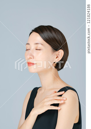 美女中年女子肖像 121824186