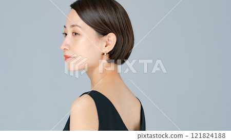 美女中年女子肖像 121824188