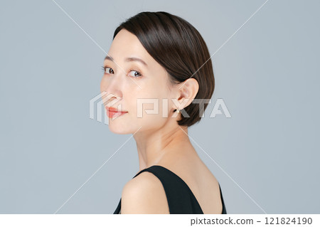 Beauty Middle-aged Woman Portrait Beauty Middle-aged Woman Portrait 121824190