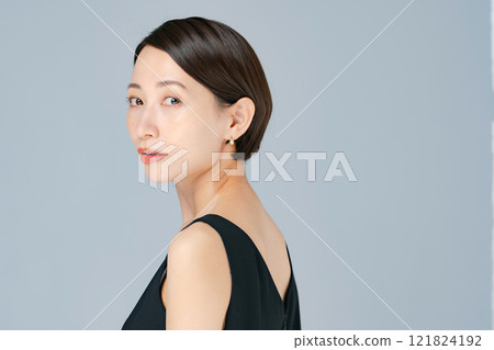 Beauty Middle-aged Woman Portrait Beauty Middle-aged Woman Portrait 121824192