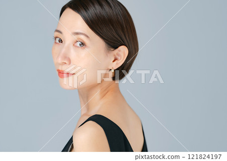 美女中年女子肖像 121824197