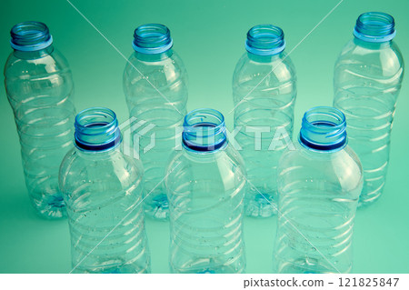 The plastic cycle, from the table to recycling The plastic cycle, from the table to recycling 121825847