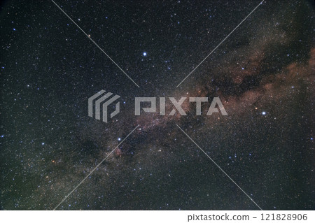 春天的星空,銀河和天鵝座橫向流動 春天的星空,銀河和天鵝座橫向流動 121828906