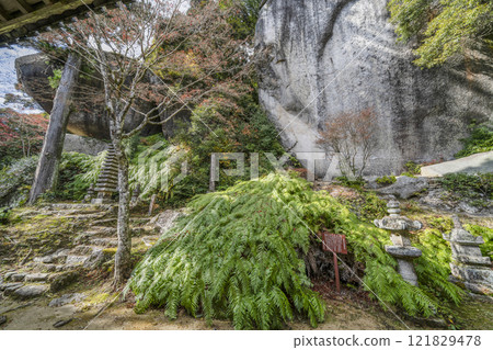 Kasagidera Temple (Kyoto Prefecture) - Tour of training grounds - Maitreya rock-carved Buddha Kasagidera Temple (Kyoto Prefecture) - Tour of training grounds - Maitreya rock-carved Buddha 121829478