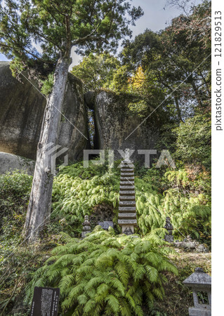 Kasagi Temple (Kyoto Prefecture) - A tour of the training grounds: Kasagi Stone and the 13-story stone pagoda Kasagi Temple (Kyoto Prefecture) - A tour of the training grounds: Kasagi Stone and the 13-story stone pagoda 121829513