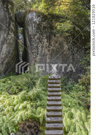 Kasagi Temple (Kyoto Prefecture) - A tour of the training grounds: Kasagi Stone and the 13-story stone pagoda 121829516