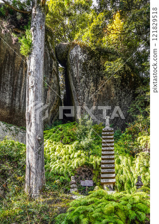 Kasagi Temple (Kyoto Prefecture) - A tour of the training grounds: Kasagi Stone and the 13-story stone pagoda Kasagi Temple (Kyoto Prefecture) - A tour of the training grounds: Kasagi Stone and the 13-story stone pagoda 121829518