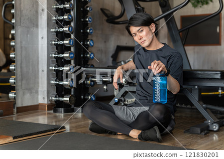 Athletes suffering from slump, yips, pressure, and injuries, working out, and building their bodies 121830201