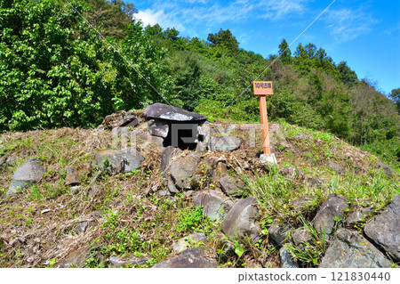 Nara Tomb Group, Tomb No. 10, located on the Usune River river terrace, Numata City 121830440