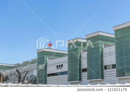 福井縣福井市 JR 福井站西口在陽光明媚的日子 121831179