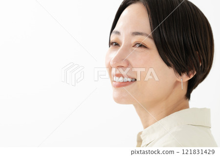 A smiling middle woman 121831429