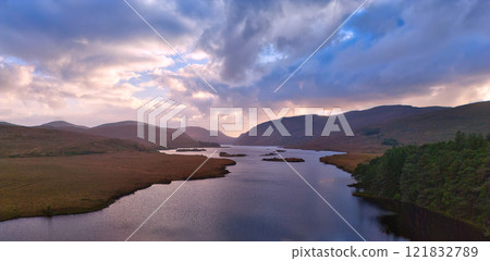 Beautiful Ireland - Enjoy the breathtaking view of a stunning landscape Beautiful Ireland - Enjoy the breathtaking view of a stunning landscape 121832789