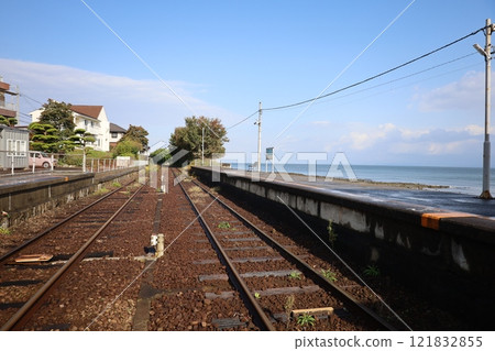 (Shimabara, Daisanto Station) Railroad tracks, station and blue sea (Shimabara, Daisanto Station) Railroad tracks, station and blue sea 121832855