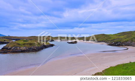 Beautiful Ireland - Enjoy the breathtaking view of a stunning landscape Beautiful Ireland - Enjoy the breathtaking view of a stunning landscape 121833065