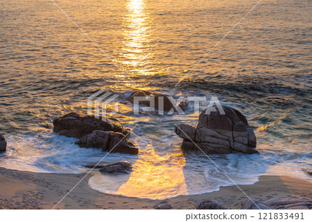 Sunset, sea turtle spawning ground, Nagata Inakahama, Yakushima (spring) 121833491