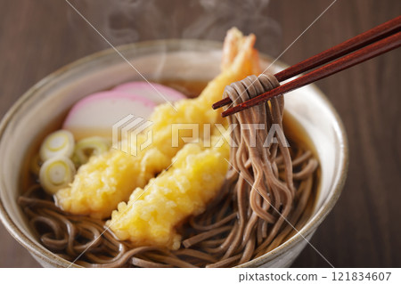 Tempura soba 121834607