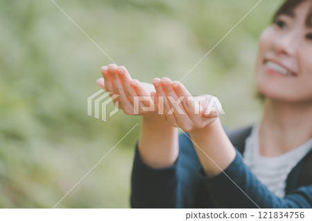 女生 女孩 女性 121834756