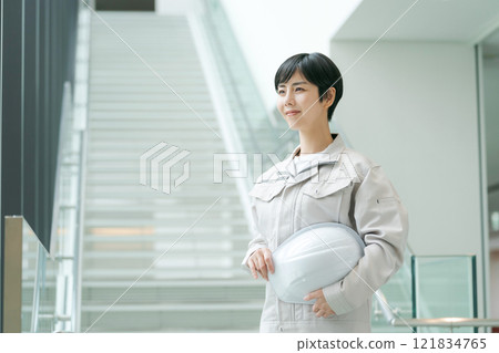 工作服的一個少婦 121834765