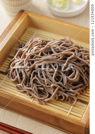 Zaru soba 121834809