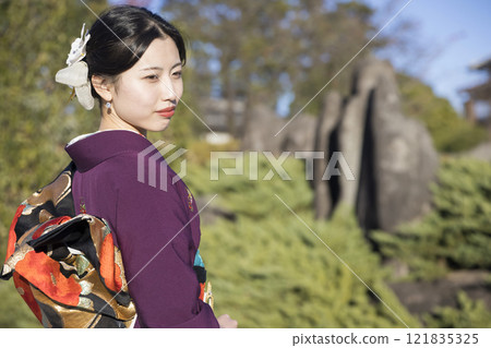 成人儀式形象 121835325