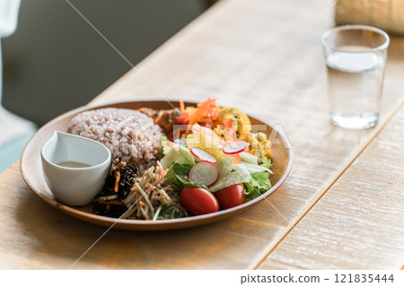 One plate lunch, lunch plate, plate lunch on the table 121835444