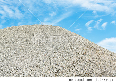Industrial gravel (industrial materials image) 121835943