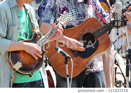 Street performance flat mandolin and guitar 121837239