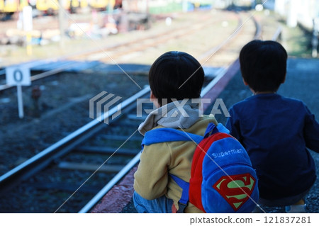 月台 月台 121837281