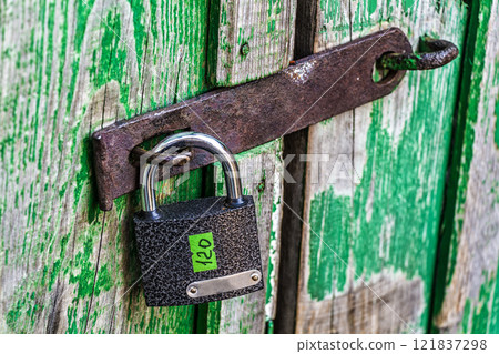 Lock on the barn 121837298