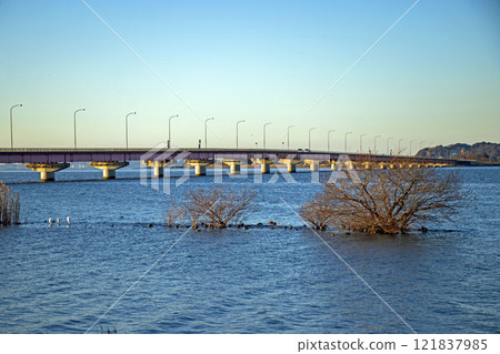 Lake Kasumigaura Bridge as seen from Roadside Station Tamatsukuri in Namegata, Ibaraki Prefecture Lake Kasumigaura Bridge as seen from Roadside Station Tamatsukuri in Namegata, Ibaraki Prefecture 121837985