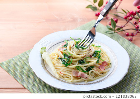 Spaghetti with spring peperoncino Spaghetti with spring peperoncino 121838062
