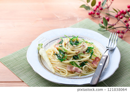 Spaghetti with spring peperoncino Spaghetti with spring peperoncino 121838064