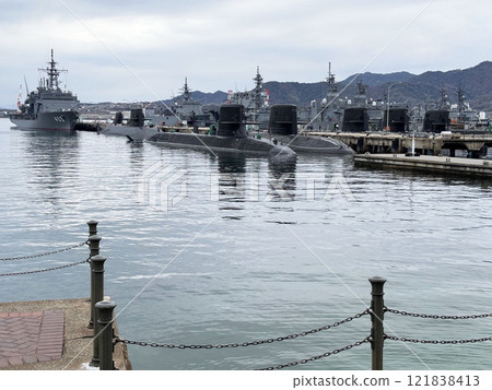 Self-defense ship seen from "Array Karasukojima" 121838413