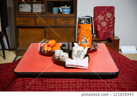 昭和時代有被爐的客廳 121838443