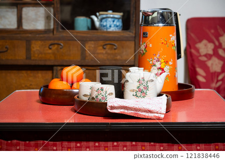 昭和時代有被爐的客廳 121838446