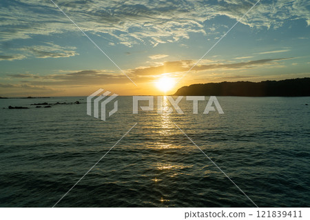 Sunset over the sea Sunset over the sea 121839411
