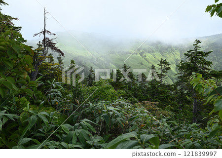 Climbing Mount Aizu-Komagatake, Fukushima Prefecture 121839997